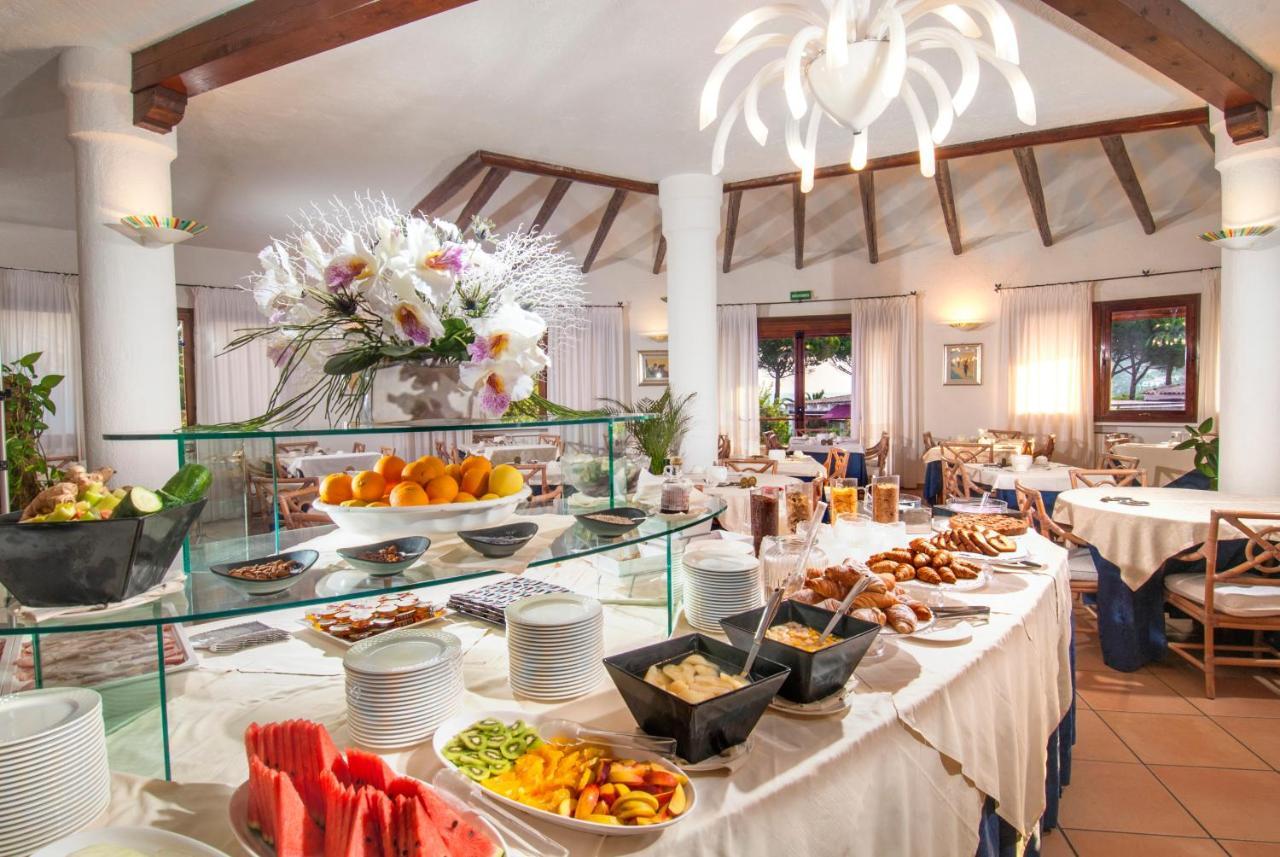 Hotel Punta Est Baja Sardinia Eksteriør billede