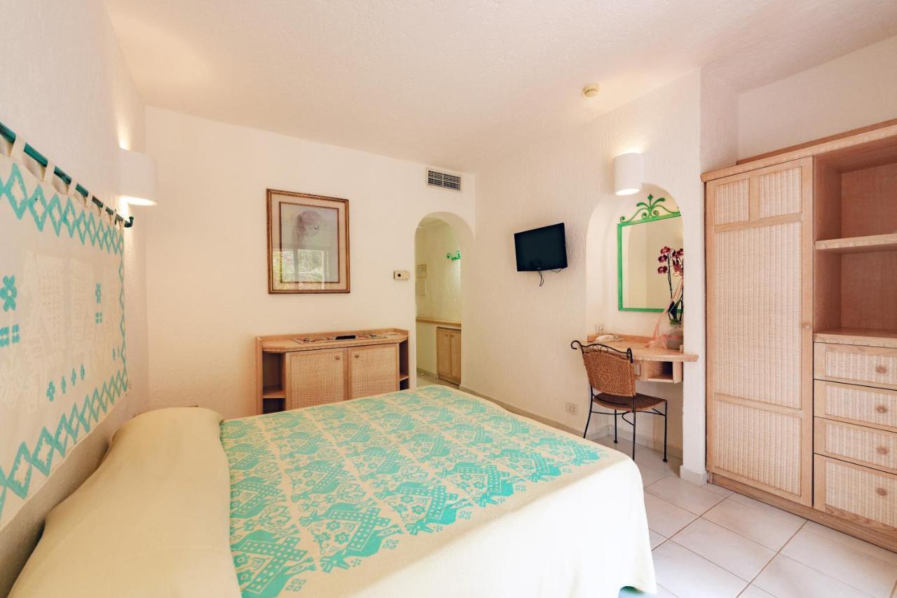 Hotel Punta Est Baja Sardinia Eksteriør billede