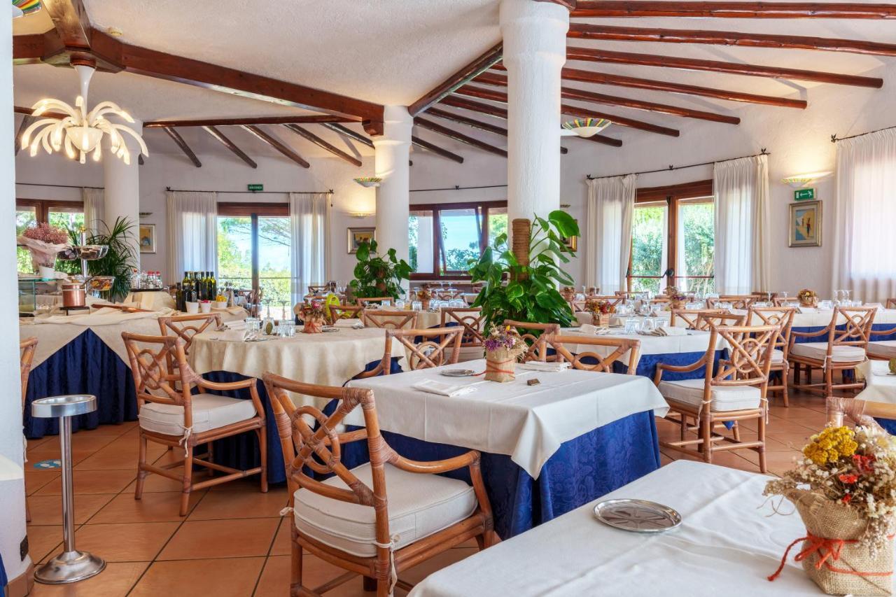 Hotel Punta Est Baja Sardinia Eksteriør billede