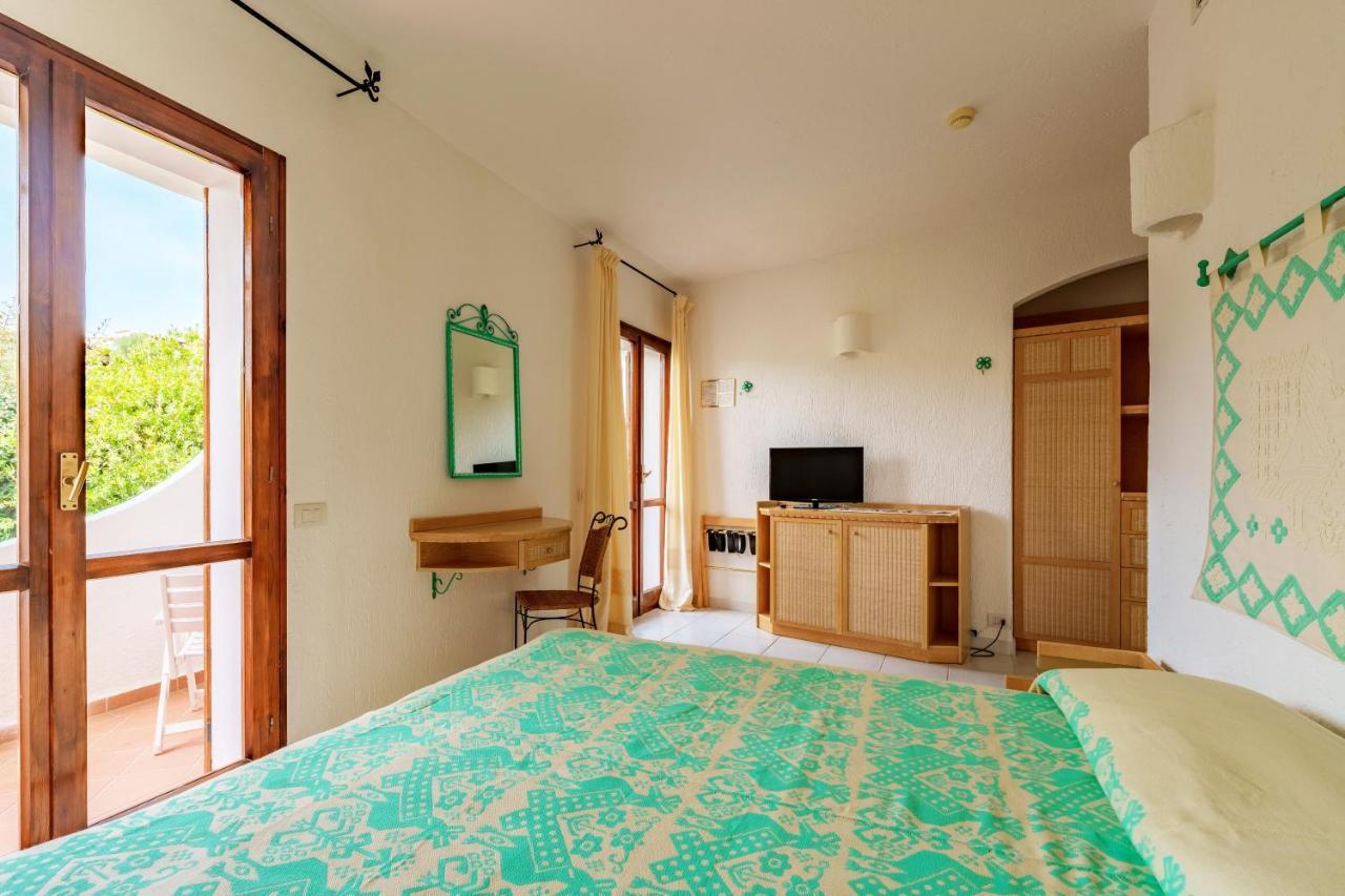 Hotel Punta Est Baja Sardinia Eksteriør billede