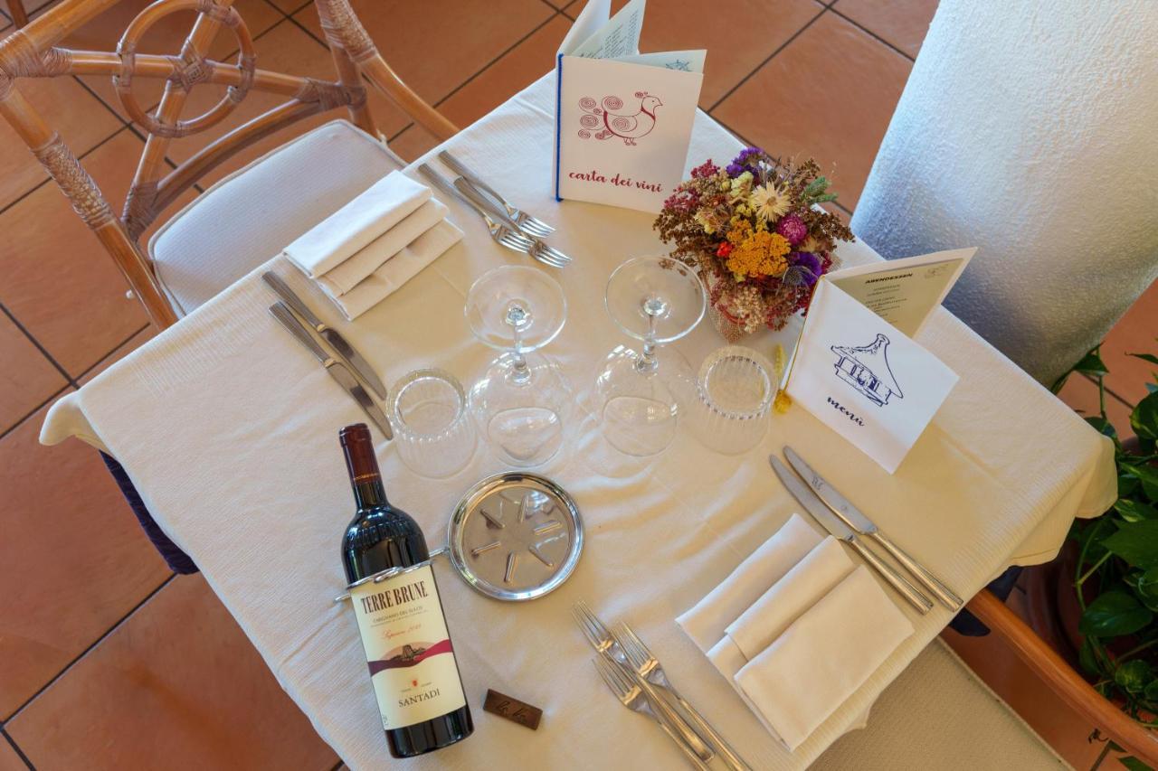 Hotel Punta Est Baja Sardinia Eksteriør billede