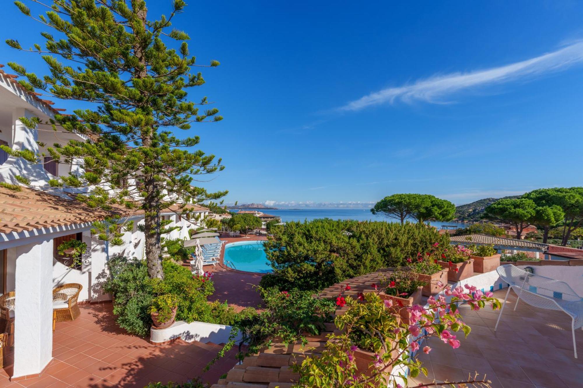 Hotel Punta Est Baja Sardinia Eksteriør billede