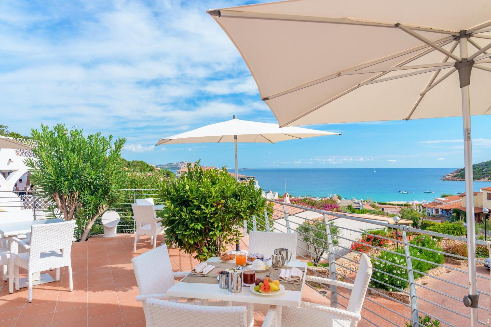Hotel Punta Est Baja Sardinia Eksteriør billede