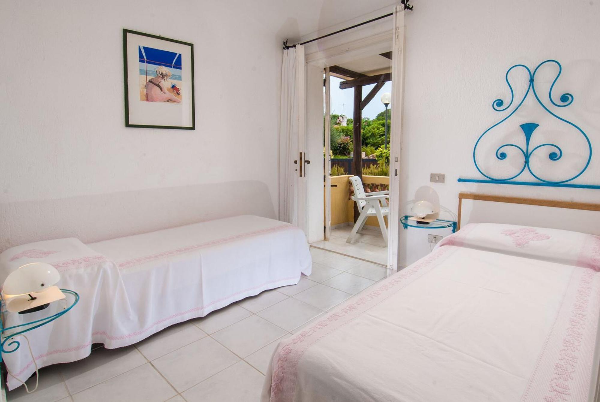 Hotel Punta Est Baja Sardinia Eksteriør billede